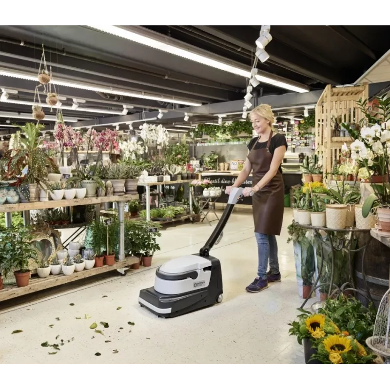 Nilfisk SC250 grīdas tīrītājs/žāvētājs 300 W 680 m²/h aizstaigājams (9087380020)