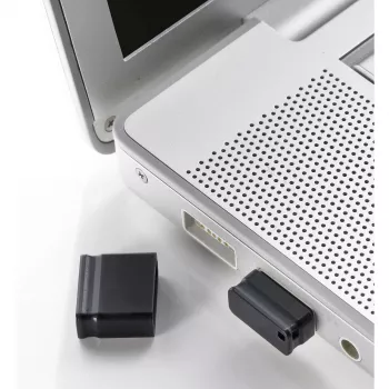 MEMORY DRIVE FLASH USB2 8GB/3500460 INTENSO