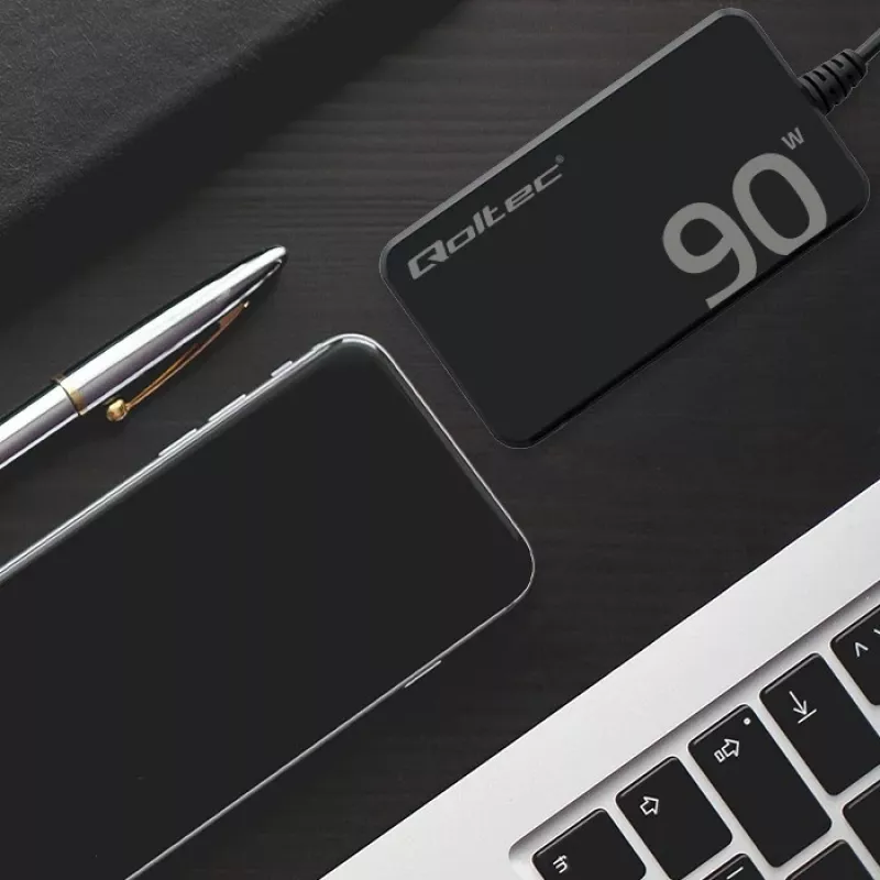 Qoltec 90W GaN Super Fast SLIM sienas lādētājs | XP | 5-20V | 4.5A | USB-C 3.1 | Portatīvais dators | MacBook | Viedtālrunis | + kabelis