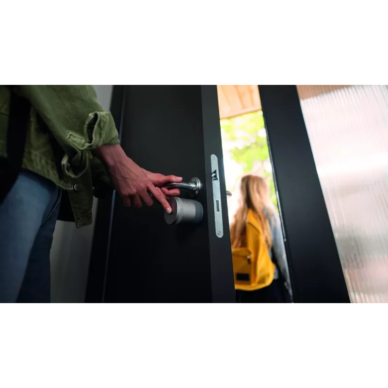 Viedās durvju slēdzene Yale Linus Smart Lock L2 Lite Melna