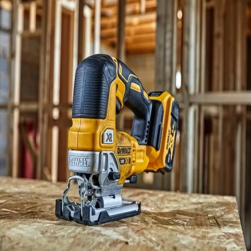 DeWALT DCS334P2-QW motorzāģis 3200 spm 2.1 kg