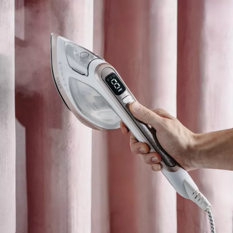 Apģērbu tvaikonis un gludeklis Adler AD 5044 — 1400 W, 0,18 L ūdens tvertne