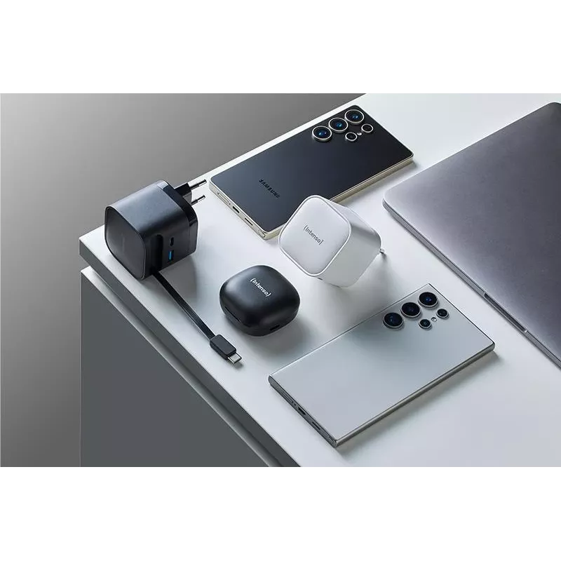 Strāvas adapteris 1XUSB-A/1XUSB-C/MELNS 7806522 Intenso