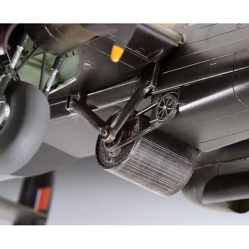Revell Lancaster B. Iii Dambusters (04295) 1:72 mēroga lidmašīnas plastmasas modelis