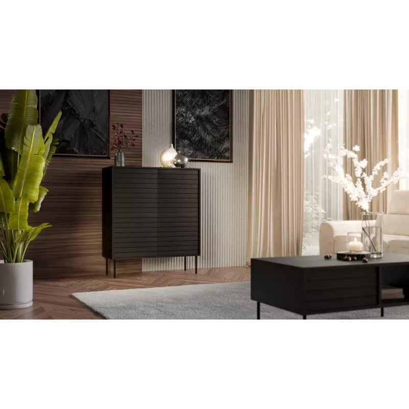 Kumode cama meble CORTINA 102x40x118 cm, melna, skaidu plātņu korpuss, 16 mm, durvis 18 mm