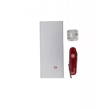 Kabatas nazis atslēgu piekariņam Victorinox Signature Lite sarkans ar LED gaismu, modelis 0.6226