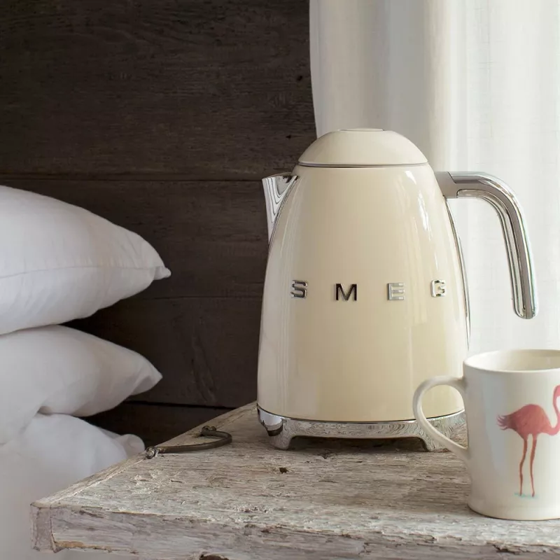 Elektriskā tējkanna Smeg 1.7L 2400W Cream