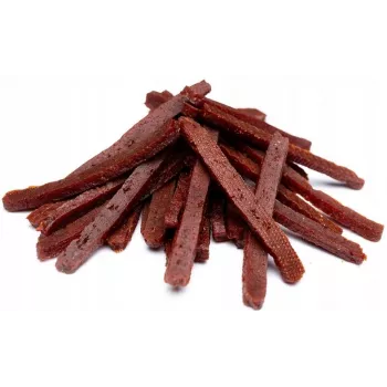 Suņu cienasts Hilton Rabbit Strips 500 g — diētiskais kārums no truša gaļas, 500 g paciņa, 30% olbaltumvielu, 3% tauku