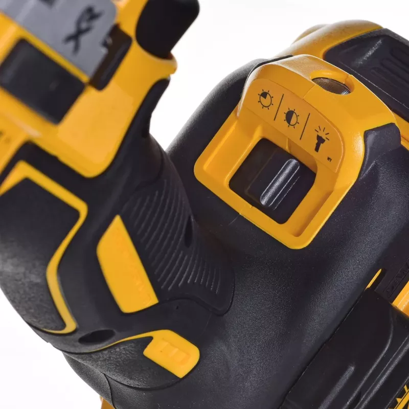 Bezvadu urbjmašīna DeWalt DCD791D2-QW, 18V Li-Ion, 2×2Ah akumulatori, bezatslēgas 13 mm patrona, 70 Nm, 1,5 kg