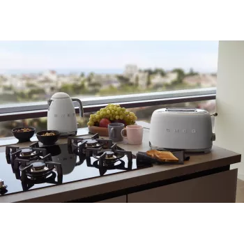 Smeg tējkanna 50style matēti balta KLF03WHMEU