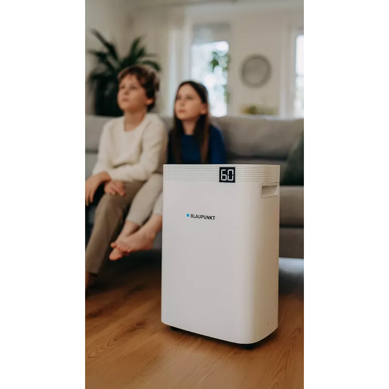 Mitruma savācējs BLAUPUNKT ADH801 — 20 L/dienā (maks. 36 L/24h), 4.2 L tvertne, 600 W, R290, LED displejs