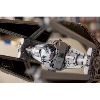 LEGO Star Wars Tie Interceptor model 75382 — detalizēts zvaigžņu iznīcinātāja būvējums, 1931 gab., 18+