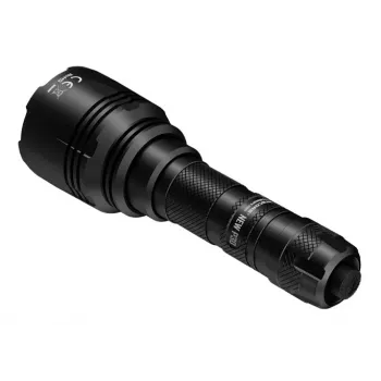 Medību lukturis Nitecore NEW P30 — 1000 lm, 5000 mAh, USB uzlādējams, IP68, alumīnijs, 155,5 mm, 158,5 g