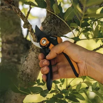 Fiskars Plus SmartFit P541 dārza apvedceļa šķēres melnas, oranžas