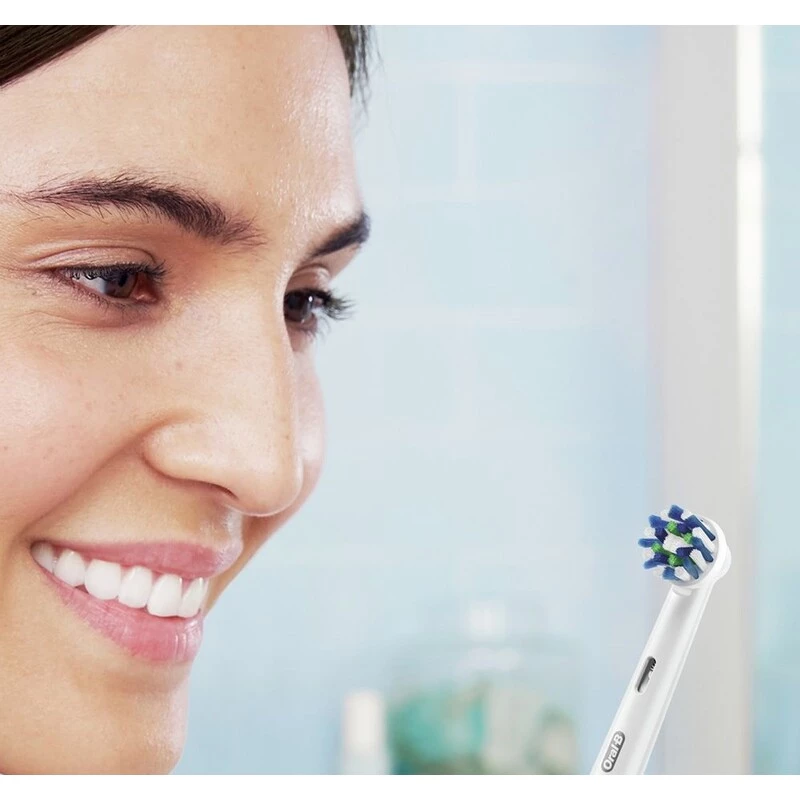 Oral-B PRO Series 1 pieaugušo rotējoši oscilējoša zobu birste, melna