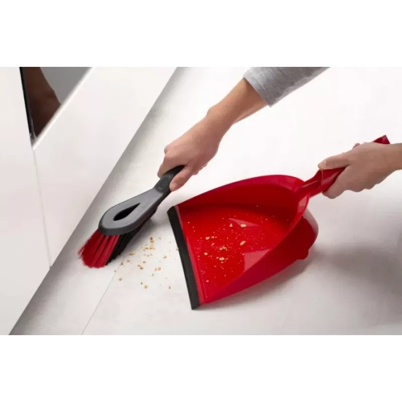 Putekļu pannas un slotiņas komplekts VILEDA 141742 — tehnopolimēra putekļu panna, plastmasas rokturis, mīkstie/cietie sari, melns, pakarināšanas cilpa