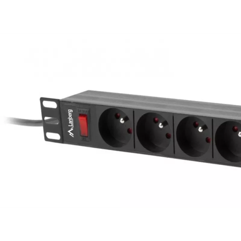 Strāvas sadales iekārta LANBERG PDU-09E-0300-BK — 9x E tipa rozetes, 16 A, 220–250 V, 3 m kabelis, 1U statīvs, 19 collas