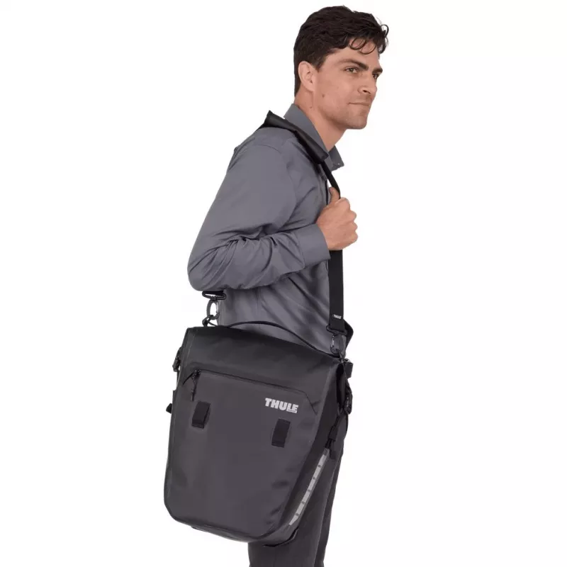 Thule 5406 Shield commuter pannier 22L melns
