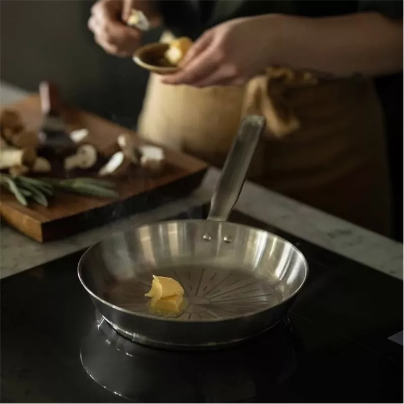 Fiskars All Steel daudzfunkcionāla panna, apaļa