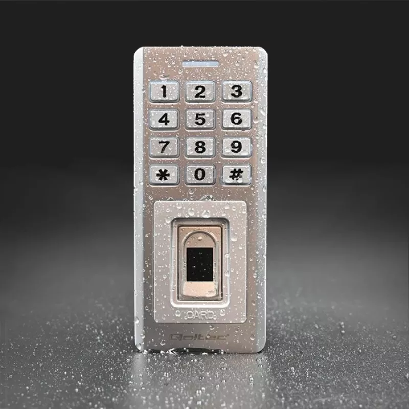 Pirkstu nospiedumu un RFID koda slēdzene QOLTEC 52447 ar IP68 aizsardzību