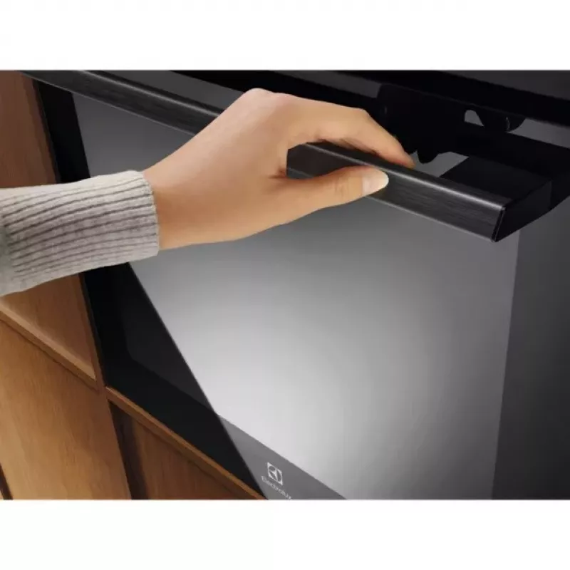 Iebūvējamā elektriskā cepeškrāsns Electrolux LOE8P39Z — 72 l, pirolītiskā, TFT displejs, 220–240 V