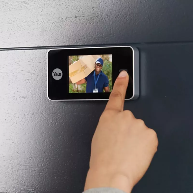 Digitālais durvju skatu meklētājs Yale 45-0500-1432-00-6011 — 3,2 collu LCD, 105° skata leņķis, 110° leņķis, melns, 2×AAA