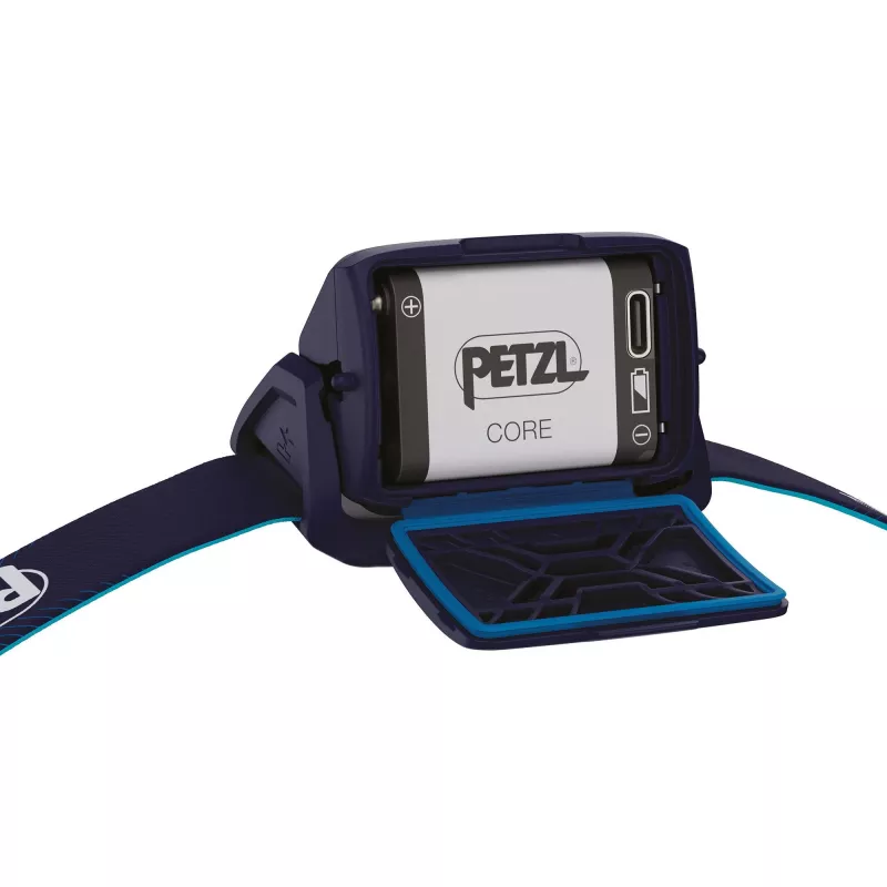 Galvas lukturītis Petzl Actik Core zils LED 100 lm USB uzlādējams