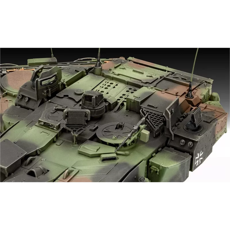 Plastmasas modelis REVELL Leopard 2A7A1 militārā tanka komplekts (mērogs nav norādīts)