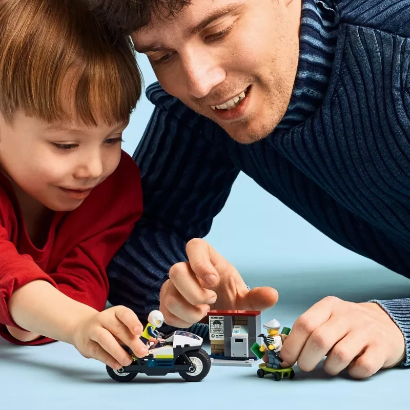 LEGO City Policijas motocikla pakaļdzīšanās komplekts 60455 — 65 detaļas, 2 minifigūras, vecumam 4+