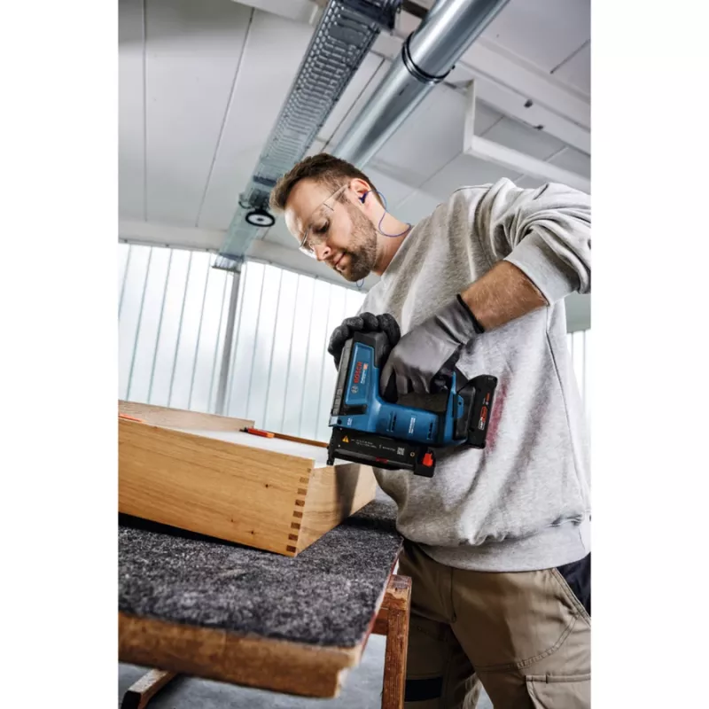 Akumulatora naglotājs GNH 18V-35 Professional solo, 18V (zils/melns, bez akumulatora un lādētāja, L-BOXX kastē)
