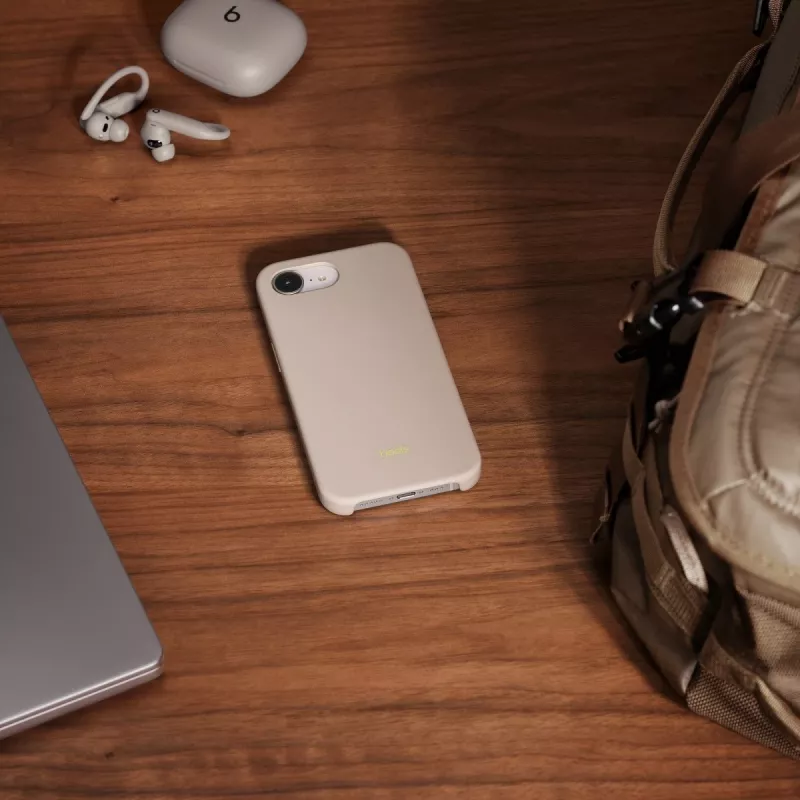 Aizsargapvalka vāciņš iPhone 17e no Apple ar MagSafe, plastmasa, 6,1 collu displejam, kaļķakmens krāsa