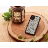 man and wood vāciņš iPhone 11 — zils trijstūris uz melna, aizsargājošs ciets apvalks