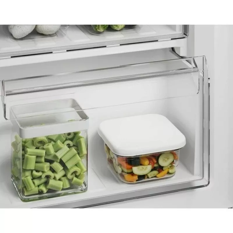 Iebūvējamais ledusskapis-sal dētājs Electrolux ENS3SE18S — nerūsējošais tērauds, augšējā saldētava, maināmas durvis, energoefektivitātes klase E