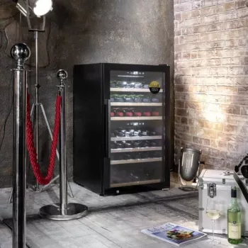 Caso | Smart Wine Cooler | WineExclusive 66 | Energy efficiency class G | Showcase | Free standing | Bottles capacity bottles | Cooling type Compressor technology | Melns