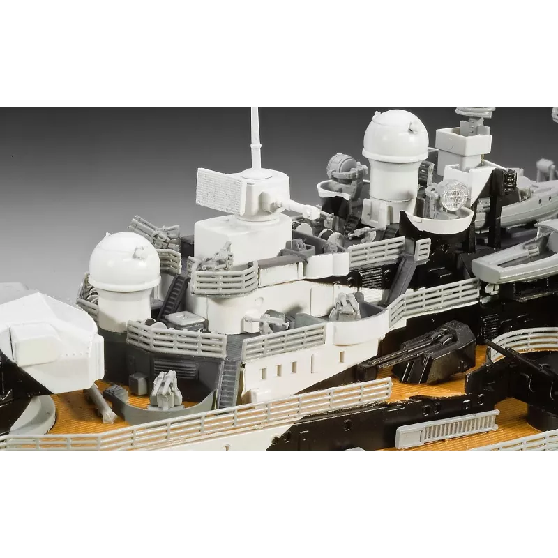 Plastmasas kuģa modelis REVELL Tirpitz 1:350 mērogā