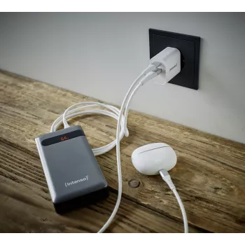 Iekštelpu lādētājs Intenso POWER ADAPTER USB-A/USB-C/7803012 Ātrā uzlāde 20V