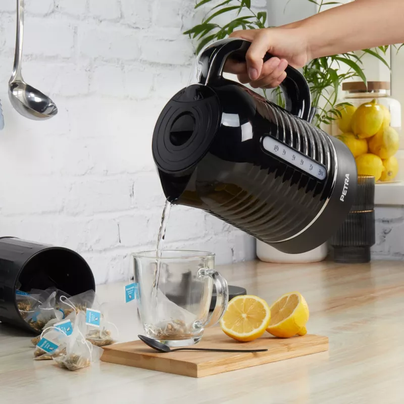 Electric kettle Petra 1.7L 3KW Melns