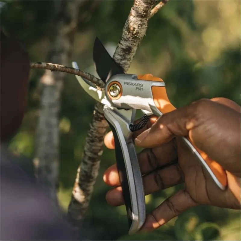 Fiskars 1057168 Plus Metal dārza šķēres Bypass (1057168)