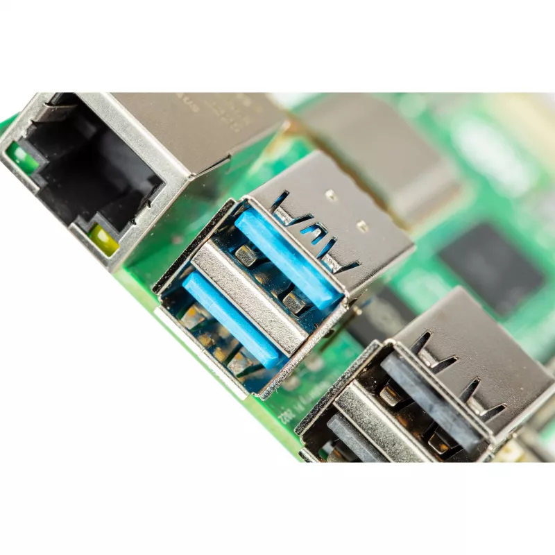 Vienplates dators Raspberry Pi 5 izstrādes plate — 2400 MHz Arm Cortex-A76, līdz 16 GB LPDDR4x, MicroSD, USB 3.2, Wi‑Fi 5