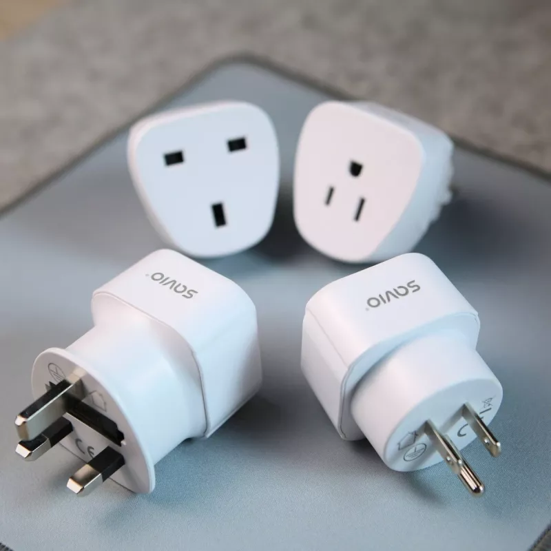 Ceļojumu adapteris AP-04 SAVIO