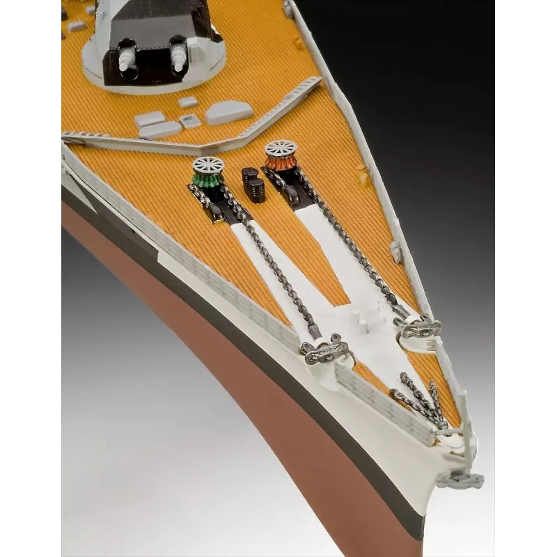 Plastmasas kuģa modelis REVELL Tirpitz 1:350 mērogā