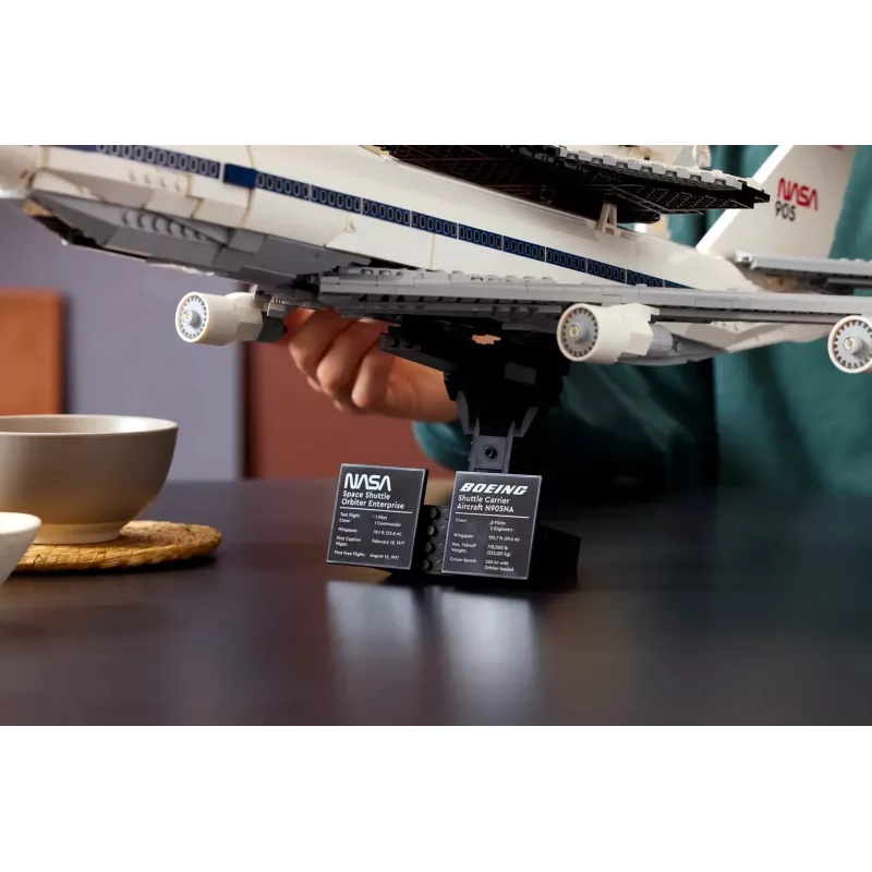 LEGO Icons Shuttle Aircraft 10360 būvkomplekts — 2417 detaļas, 270 × 535 × 630 mm displeja modelis