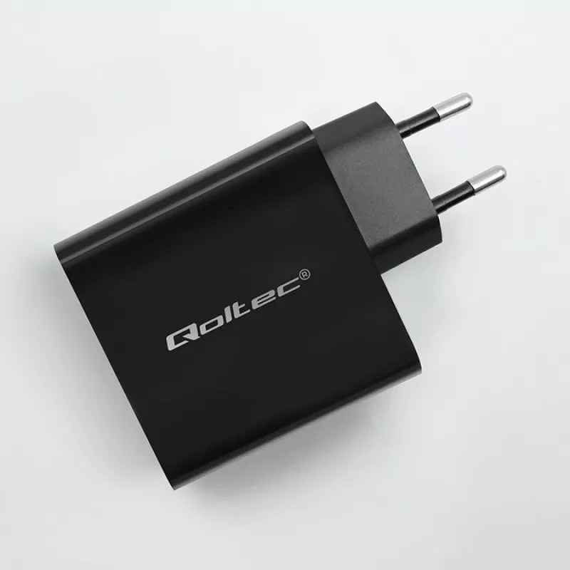Qoltec 52381 Super Quick PD lādētājs | 1xUSB-C | 1xUSB | 90W | 5-20V | 2.4-4.35A | Melns