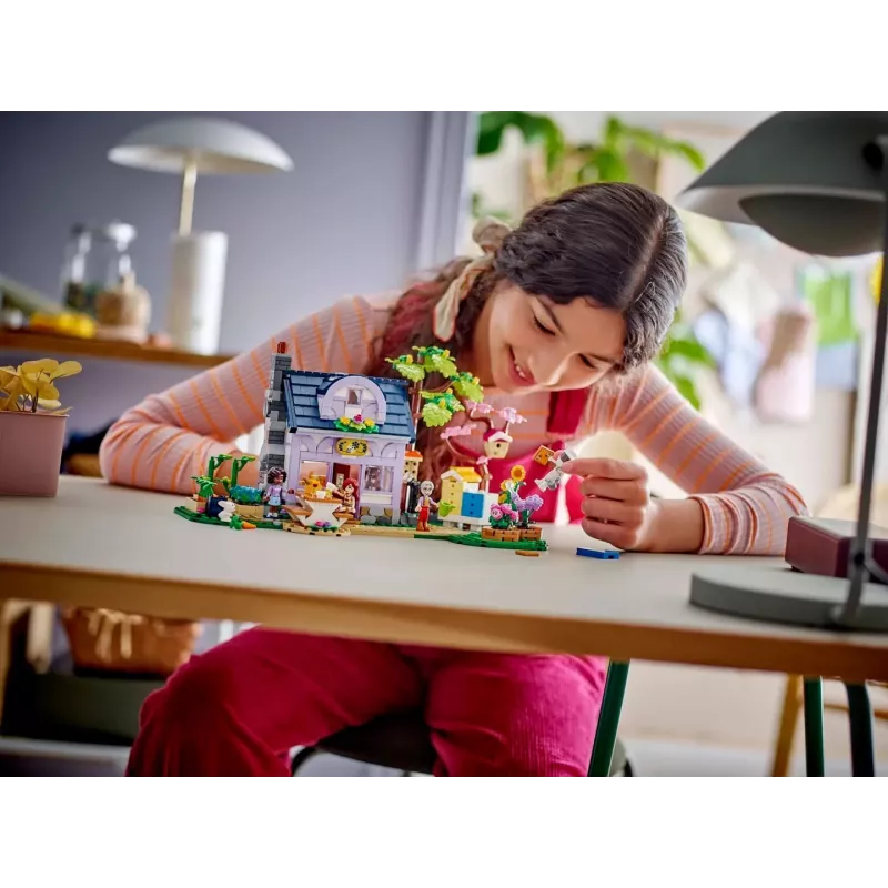 LEGO FRIENDS 42669 Biškopja māja un puķu dārzs