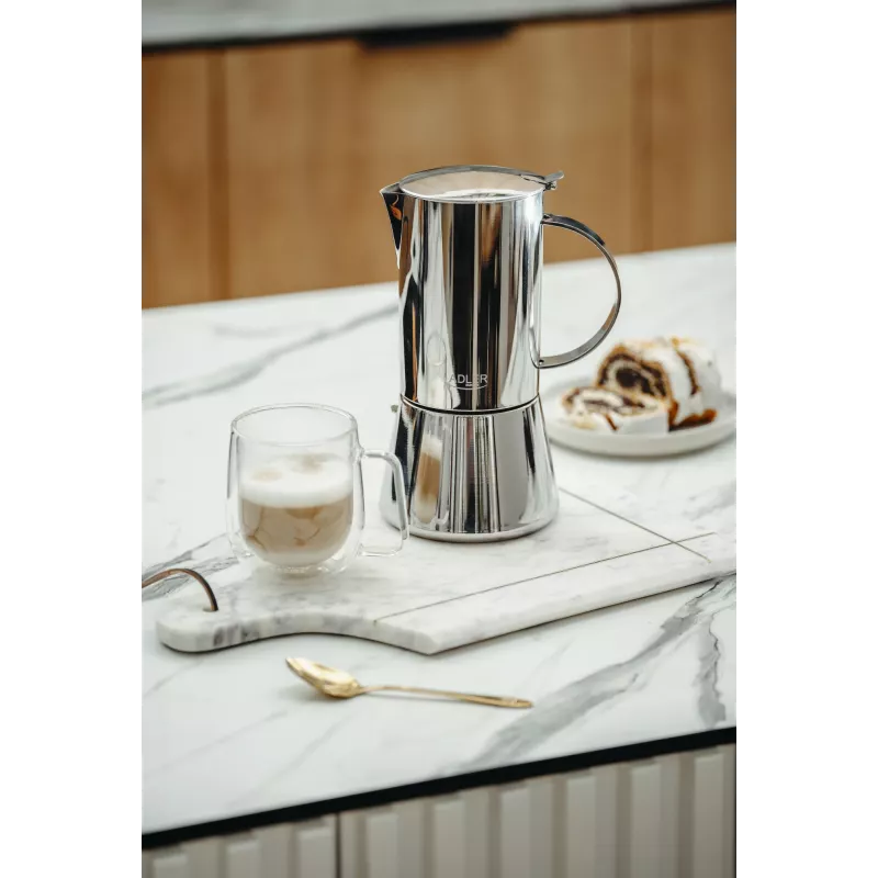 Espresso kafijas automāts Adler AD 4419 — nerūsējošā tērauda korpuss, kompakts izmērs