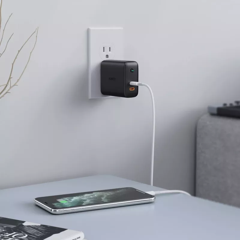 AUKEY PA-D2 mobilās ierīces lādētājs 36W Melns Iekštelpām