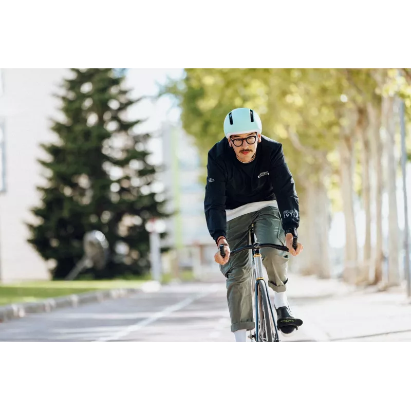 Velosipēdu ķivere HJC CALIDO L — tumši zila, 58–63 cm, iemoldēta, 4 ventilācijas atveres, SELFIT™