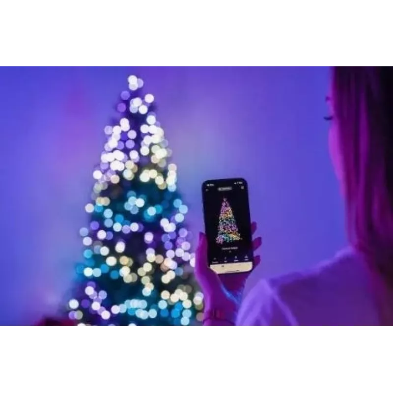 Iepriekš izgaismota Ziemassvētku egle Twinkly Regal Tree 1,50 m — 270 RGB LED, Wi‑Fi un Bluetooth, IP20, 36 W, zaļš vads