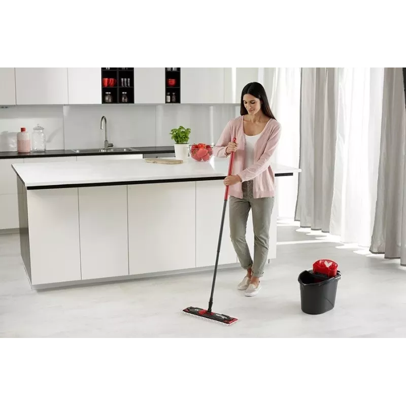 VILEDA mops Ultramax XL Box — mazgājama mikrošķiedra, 360° rotējoša galva, salokāms, cietām grīdām