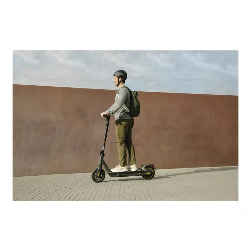 Ninebot Commuter Ķivere | Melna